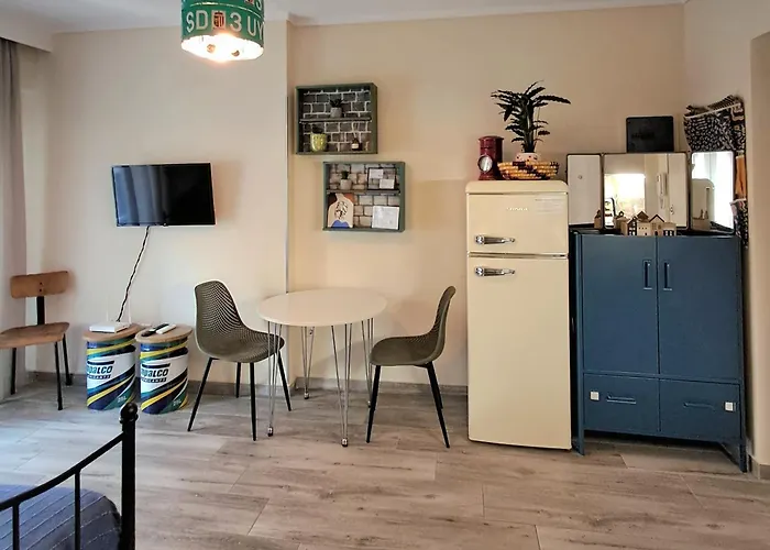 Cozy & Stylish Eastside Apt.